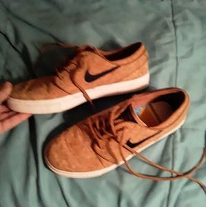 Nike Janoski Sneakers